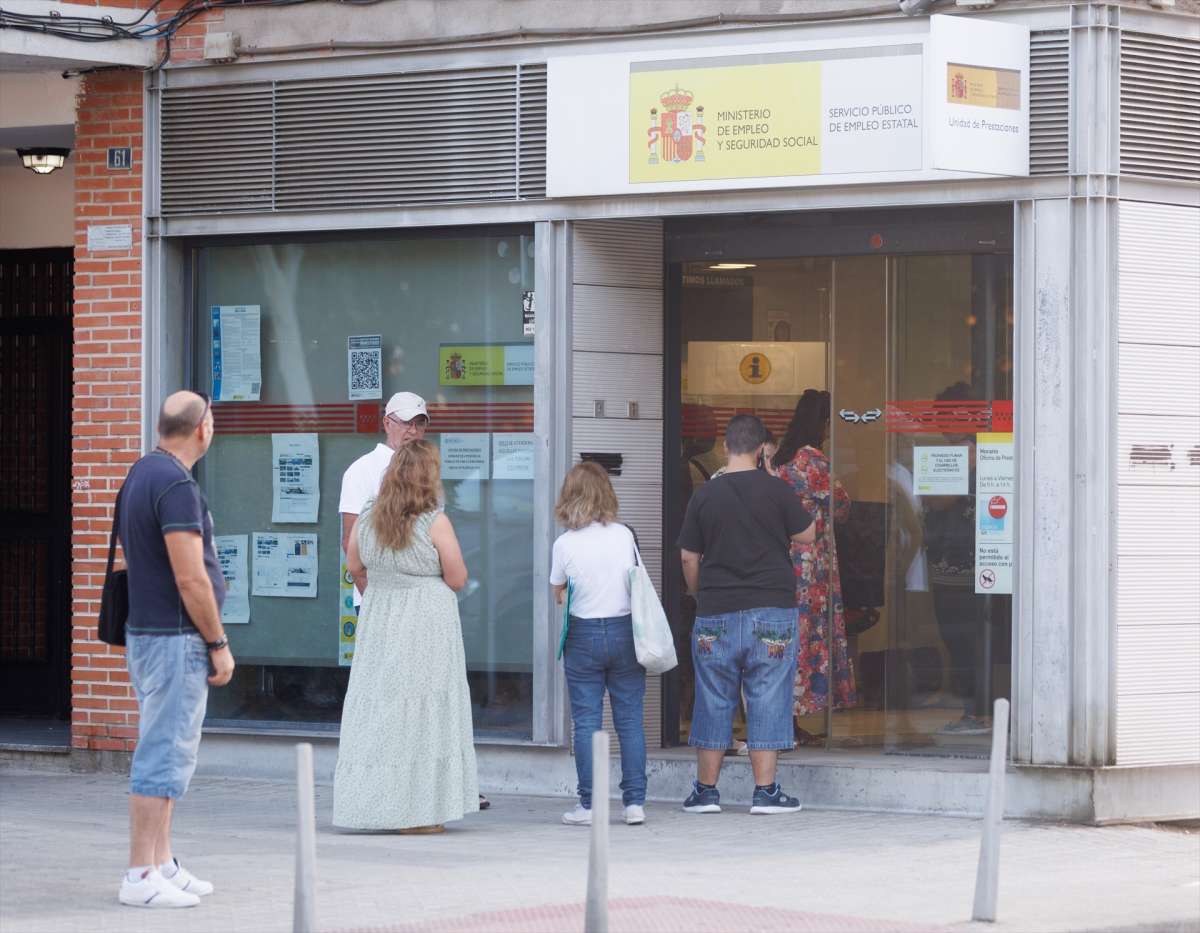 Los funcionarios del SEPE, obligados a gastar in extremis las horas extras pese al caos de las citas