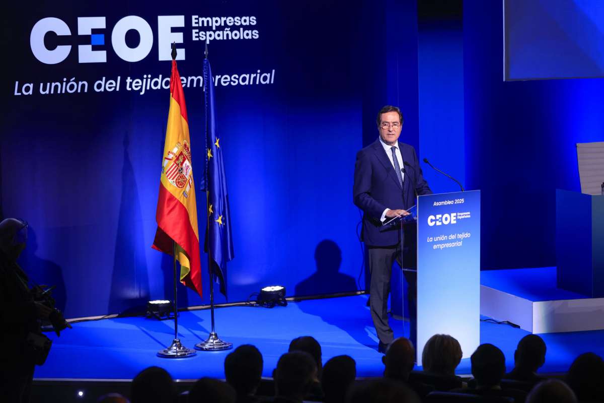 CEOE rechaza la obligación de atender en catalán: elevará los costes y reducirá la calidad en las empresas
