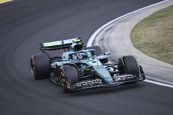 Alonso roza la pole en Hungría y hace soñar a la afición con los tiempos gloriosos del pasado
