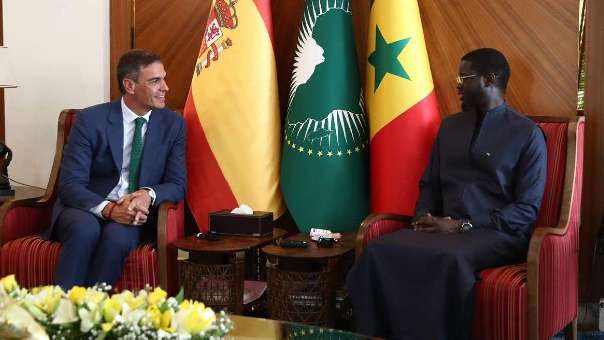 El Ejecutivo fomenta el efecto llamada en plena crisis migratoria con cursos de español para menores en Senegal