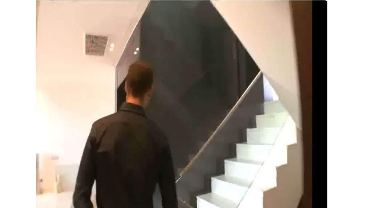 Las escaleras son blancas