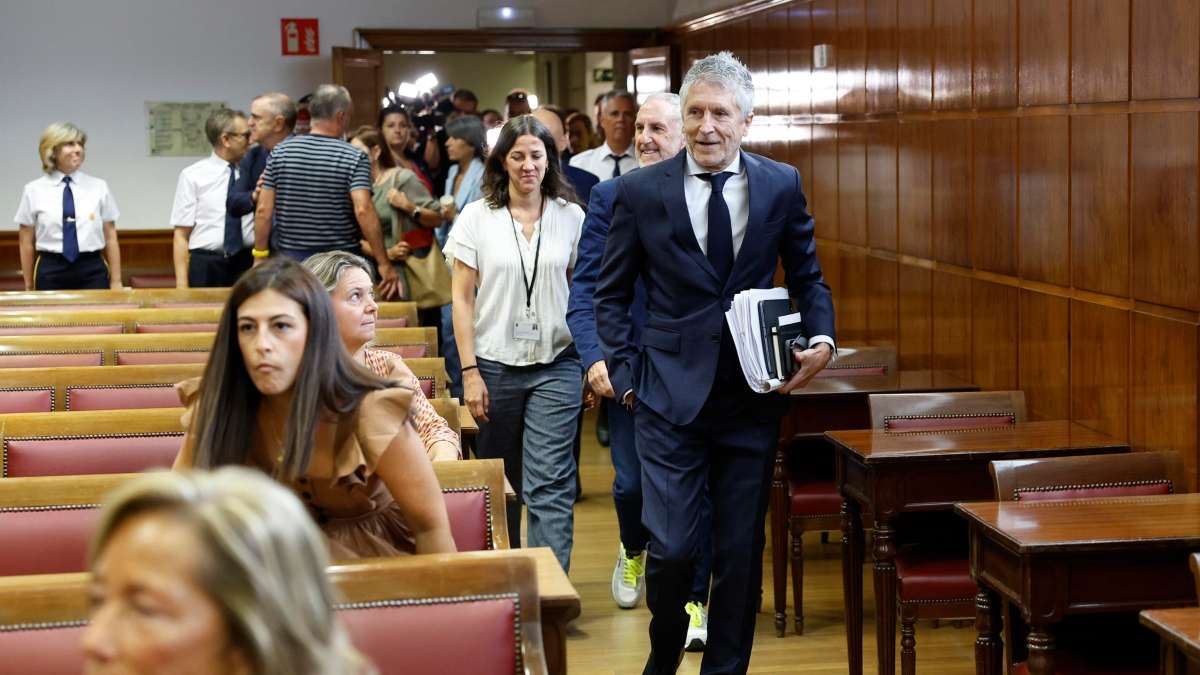 "Si quieren ayuda que la pidan": el Gobierno insiste en que las competencias sobre incendios son de los barones del PP