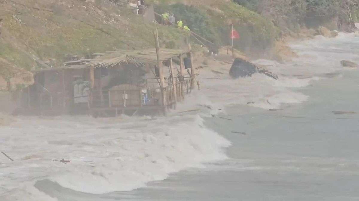 Hasta 33 playas andaluzas en riesgo de desaparecer: “Los impactos ya están aquí, no son hipotéticos”