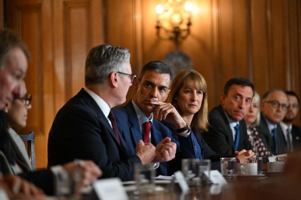 Galán alaba en Downing Street la "estabilidad" de Reino Unido en presencia de Sánchez