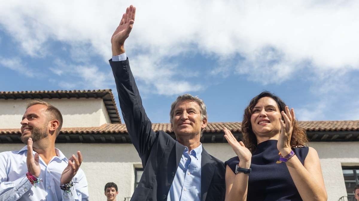 Feijóo espolea al PP a "no bajar la guardia" ante el "peligro" de un Sánchez enfrentado a la Justicia