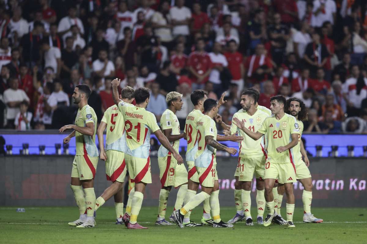 A España le sobra fútbol: fulmina a Turquía y encamina su clasificación para el Mundial