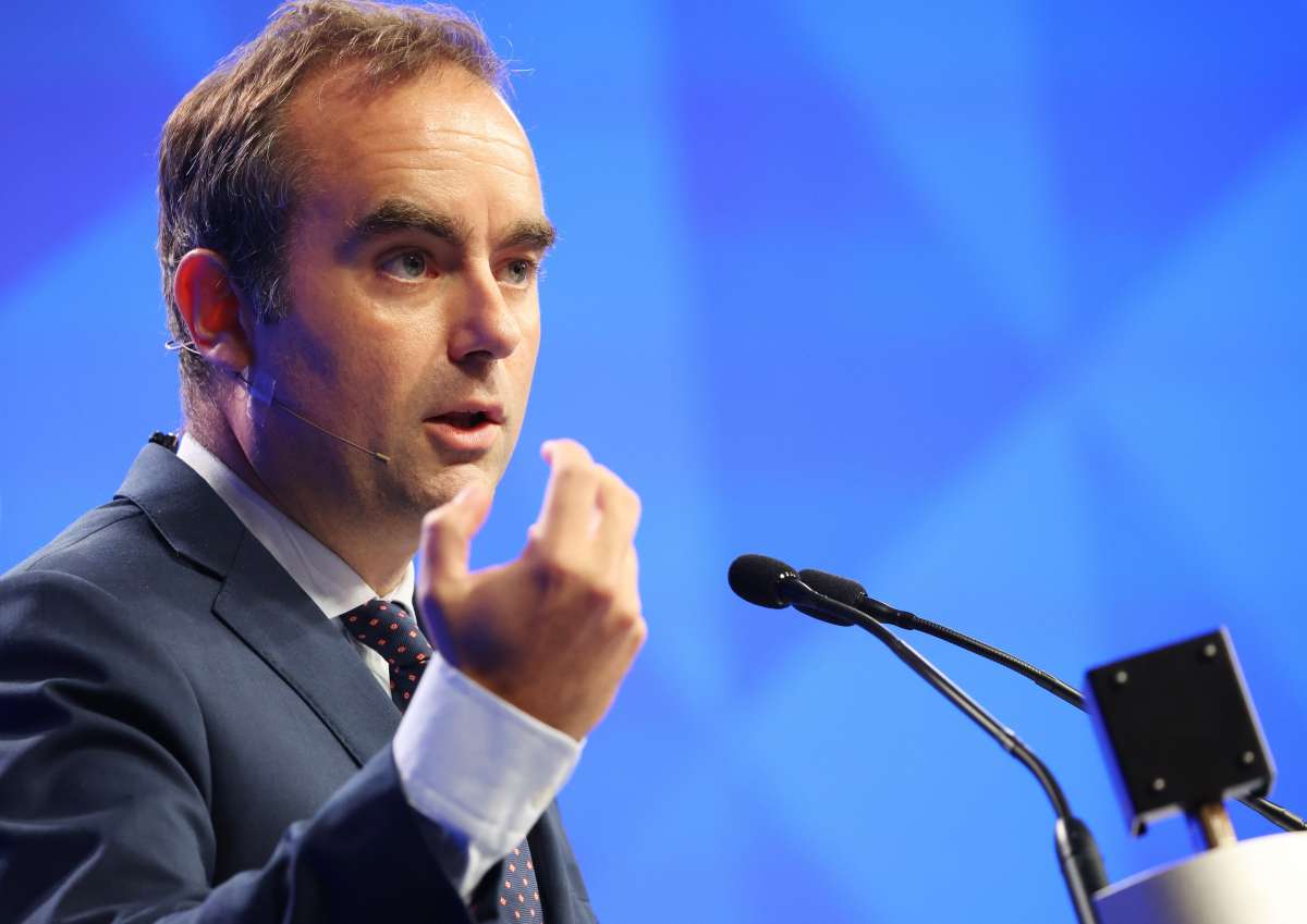 Sébastien Lecornu, nuevo primer ministro, el “mini yo” del presidente Macron