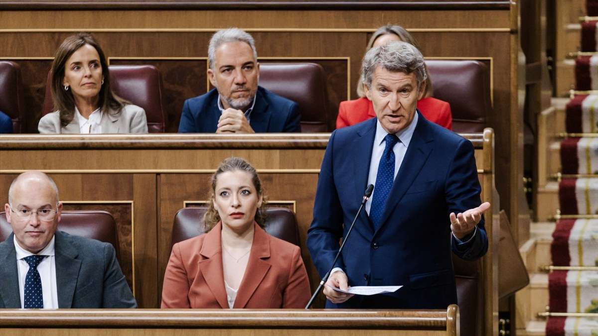 Feijóo acusa a Sánchez de mantener "la corrupción" por seguir en la Moncloa y de parapetarse tras el fiscal general