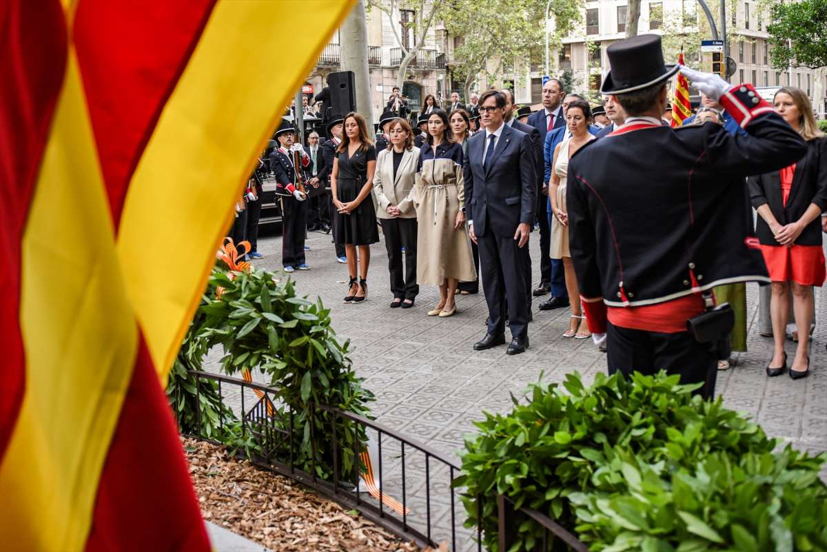 PSC y los independentistas atizan el victimismo sobre el catalán para encubrir otra Diada fracasada