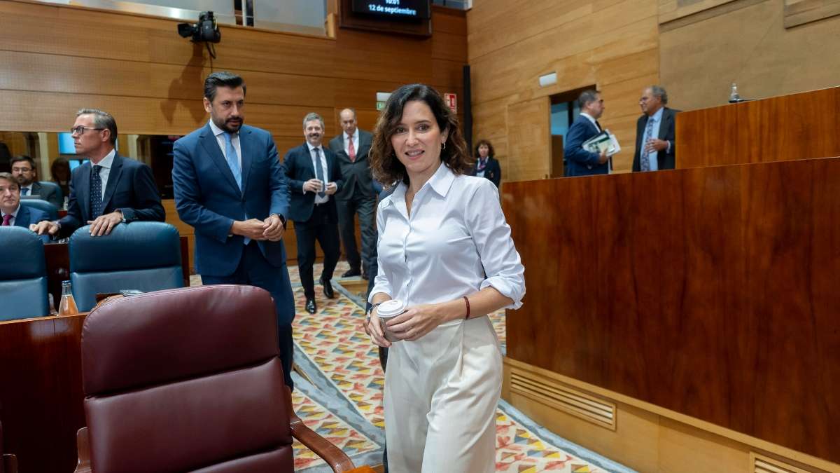 Ayuso se compromete con los pensionistas no contributivos con una ayuda de 525 euros para pagar el alquiler