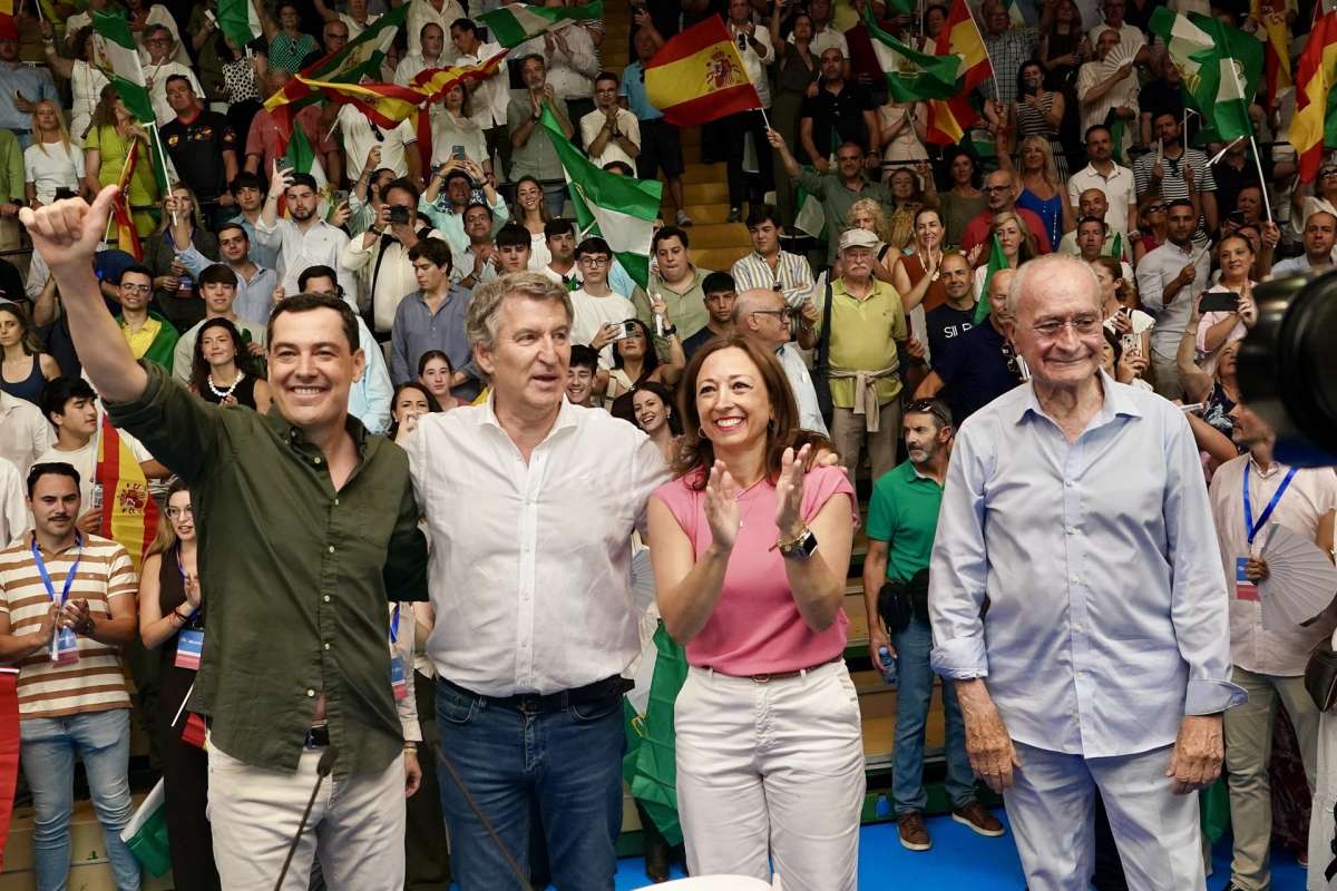 Feijóo y Moreno acusan a Sánchez de "secuestrar la democracia": "Gobierna sin Presupuestos e insulta a los jueces"