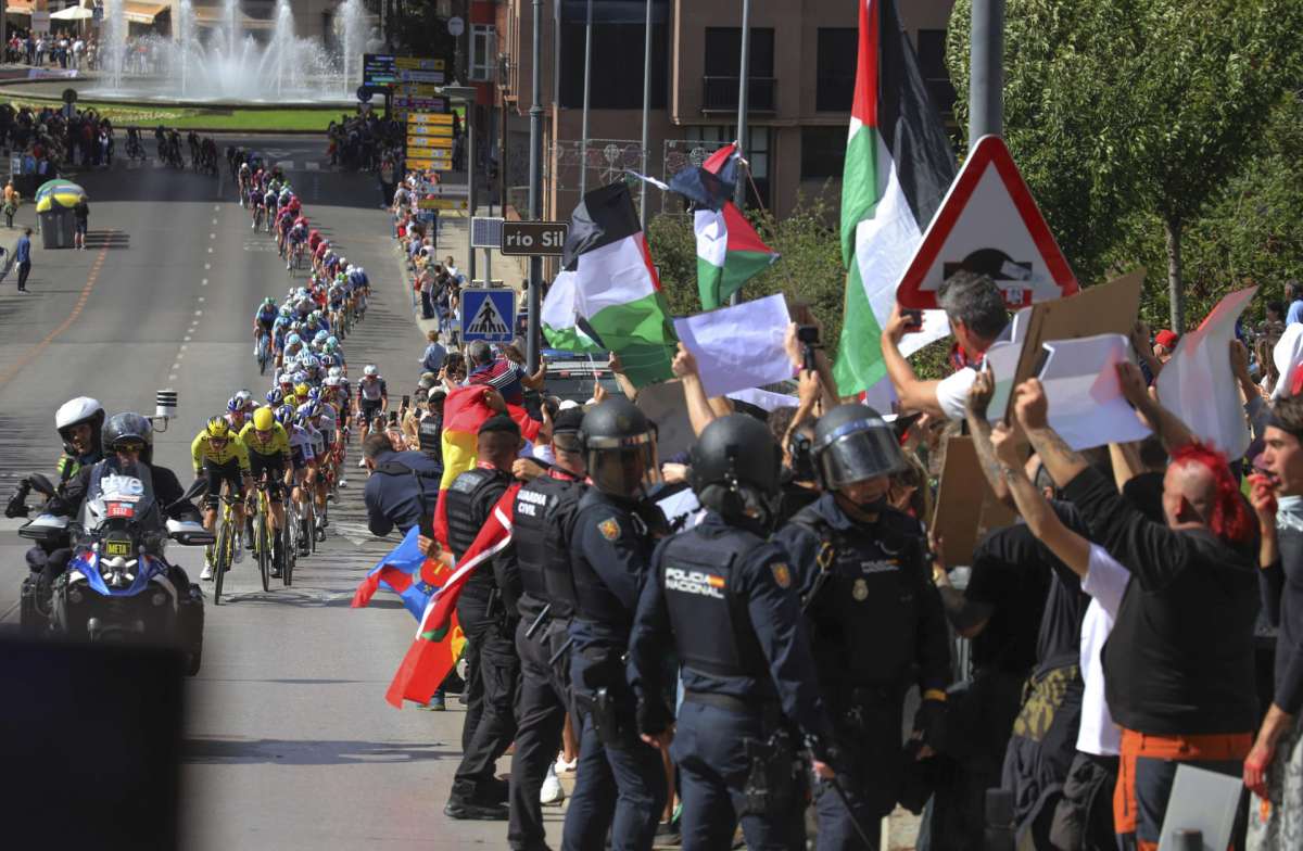 Blindaje histórico en la Vuelta: ocho unidades de antidisturbios viajan a Madrid para frenar los sabotajes