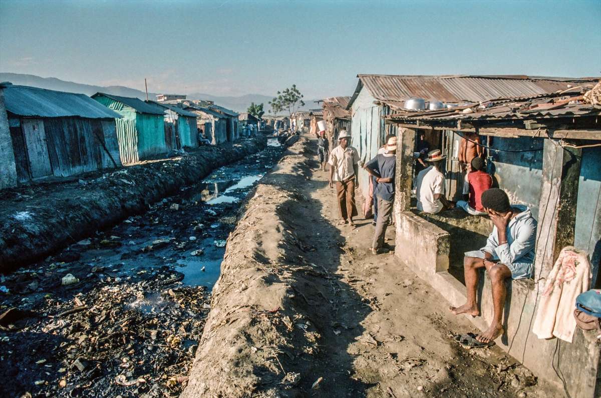 El barrio más duro del planeta: Cité Soleil, donde los niños pandilleros se acuestan con la muerte