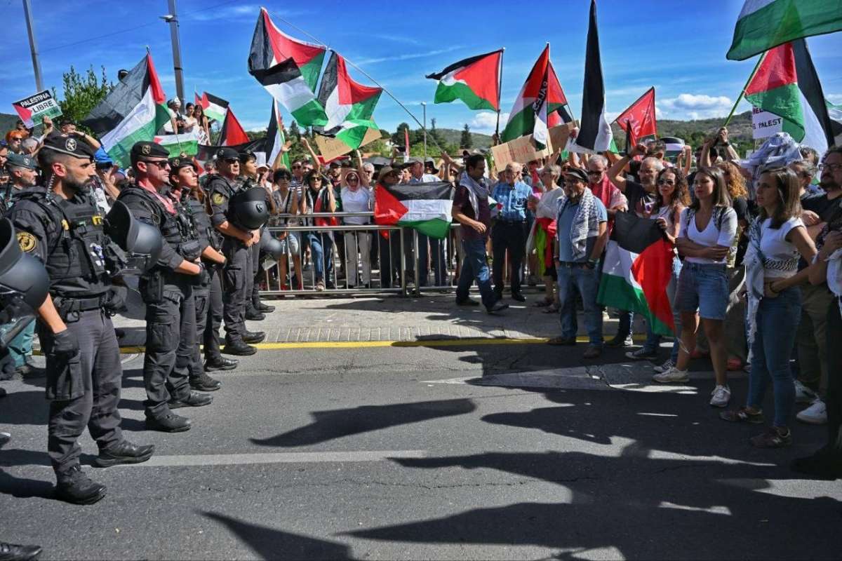 La Comunidad de Madrid anuncia acciones legales contra los propalestinos que boicotearon la Vuelta Ciclista