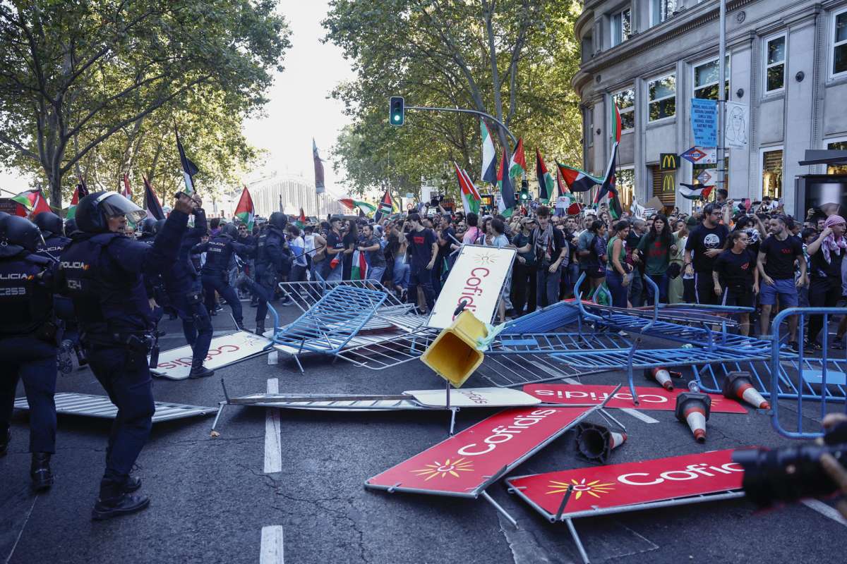 Los antidisturbios acusan al Gobierno de frenar su intervención ante el caos de La Vuelta: "No nos dejaron"