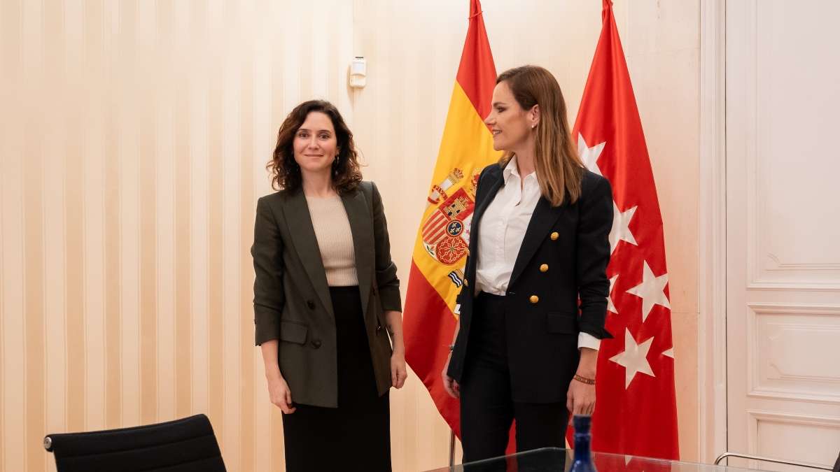 Vox quiere forzar al PP a eliminar el hiyab musulmán en Madrid pese a que sería inconstitucional