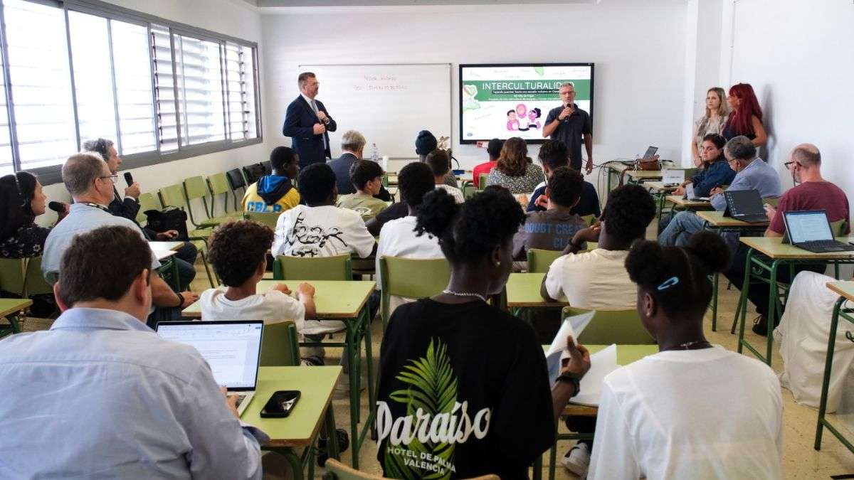 La UE avala en Canarias un presupuesto común para menores inmigrantes