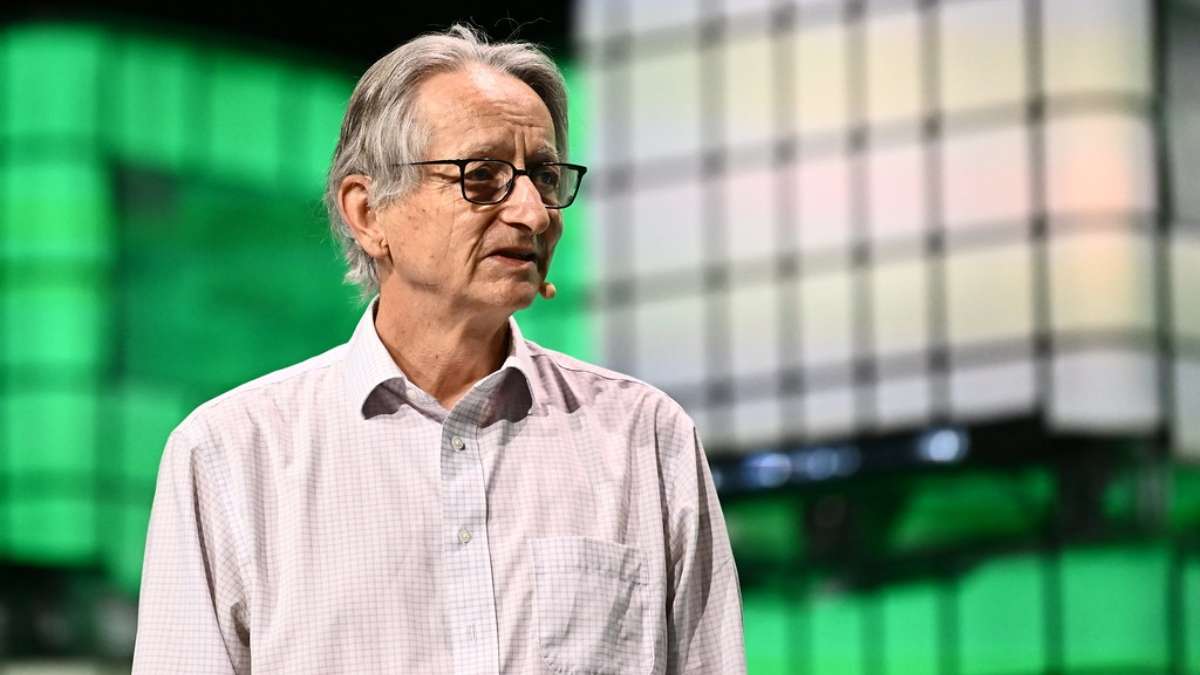 Geoffrey Hinton, Nobel de Física y padre de la IA: "Debería haber pensado los peligros potenciales antes"
