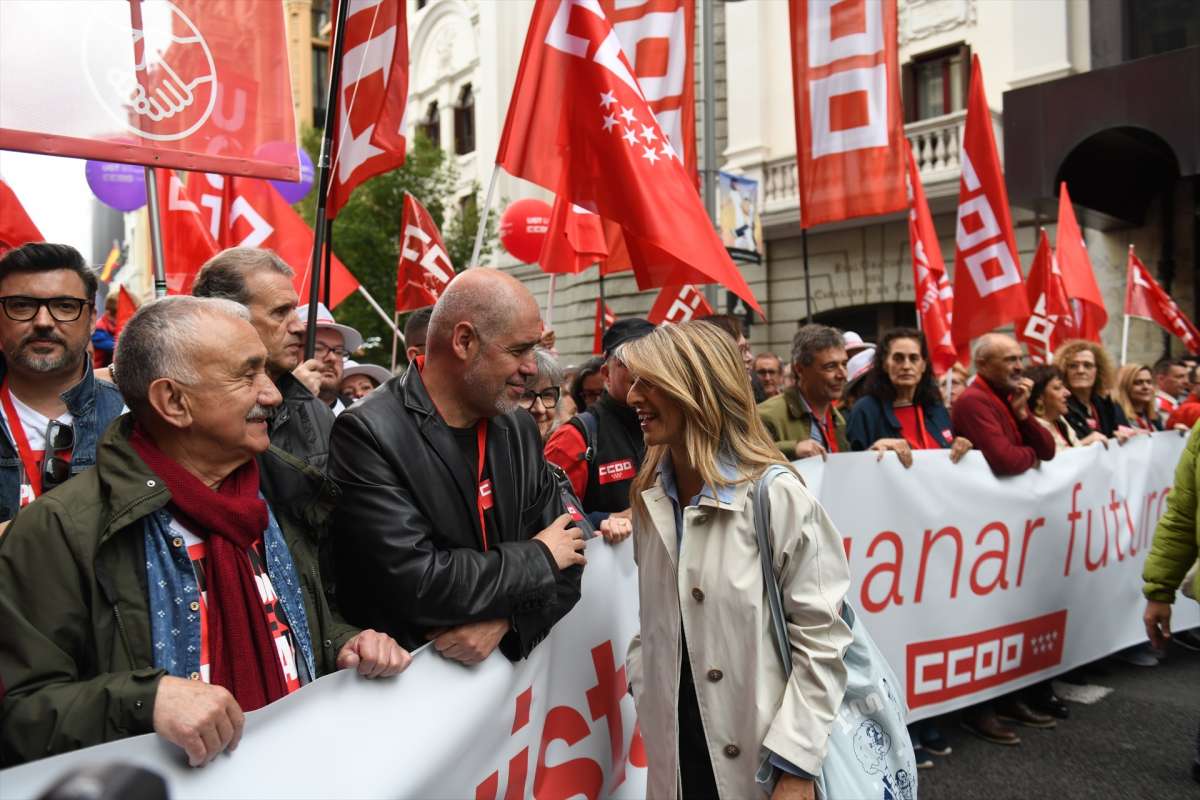 'Operación' salarios y despidos: Díaz se rearma con los sindicatos tras la derrota de la jornada laboral