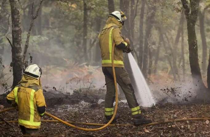 Controlado el incendio que calcinó 2.000 hectáreas en Lugo