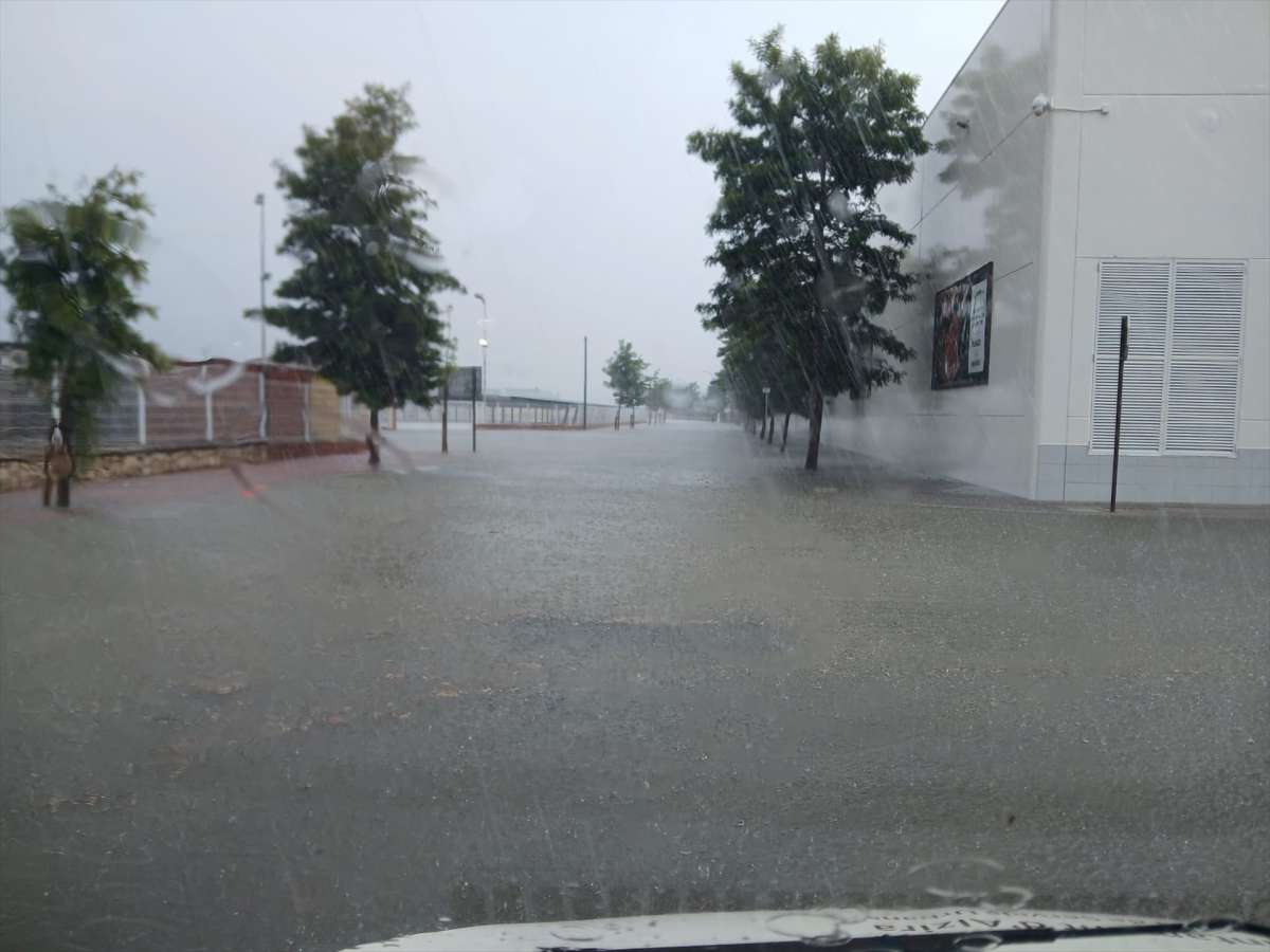 Madrugada de alerta en Valencia y Murcia tras otra tarde complicada de históricas lluvias