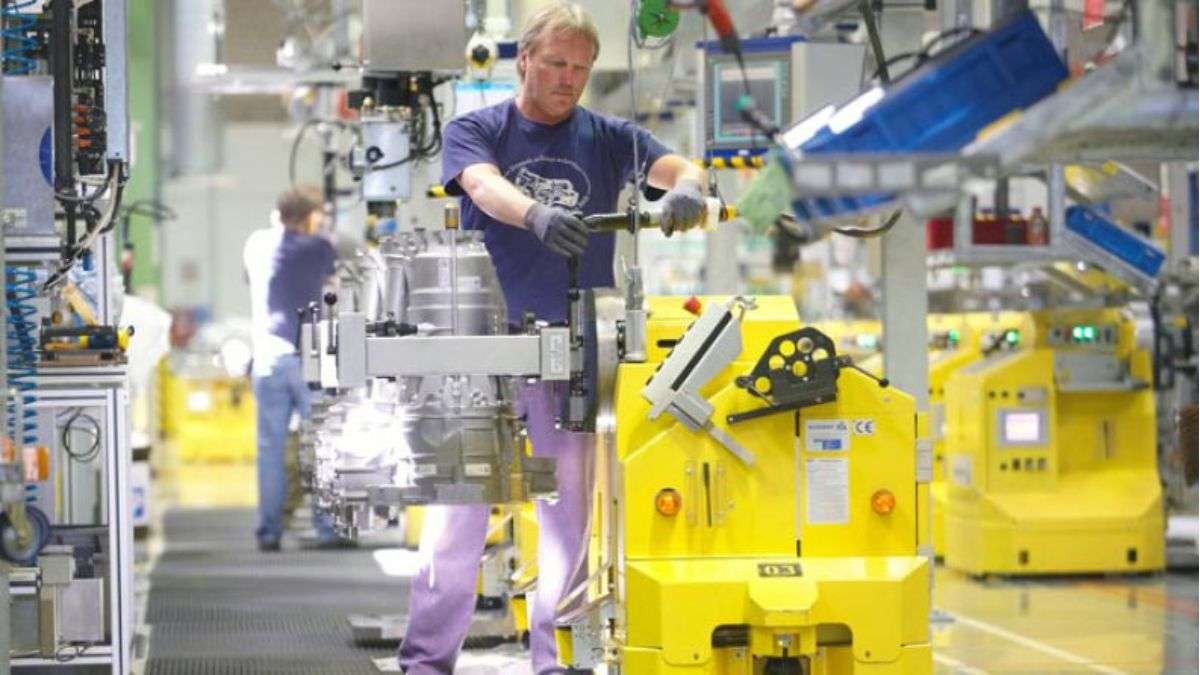 Más despidos a cuenta del coche eléctrico: ZF planea prescindir de más de 7.000 empleos