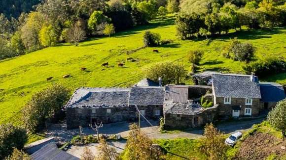 Casa en el norte por 134.400 euros: 3 dormitorios ,143 metros cuadrados y cerca de la playa