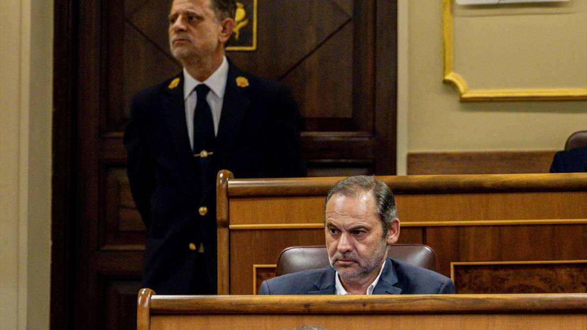 Ábalos recurre para impedir que el Supremo divida el 'caso Koldo'