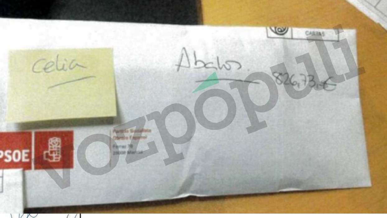 Los sobresueldos hallados por la UCO apuntalan los indicios de la financiación opaca del PSOE