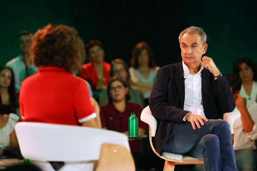 El PSOE envía a Zapatero al rescate de María Jesús Montero en Andalucía