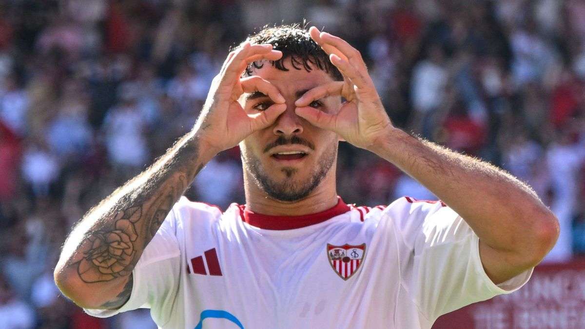 El Sevilla saca los colores a un desconocido Barça en Nervión: hasta Lewandowski falló un penalti