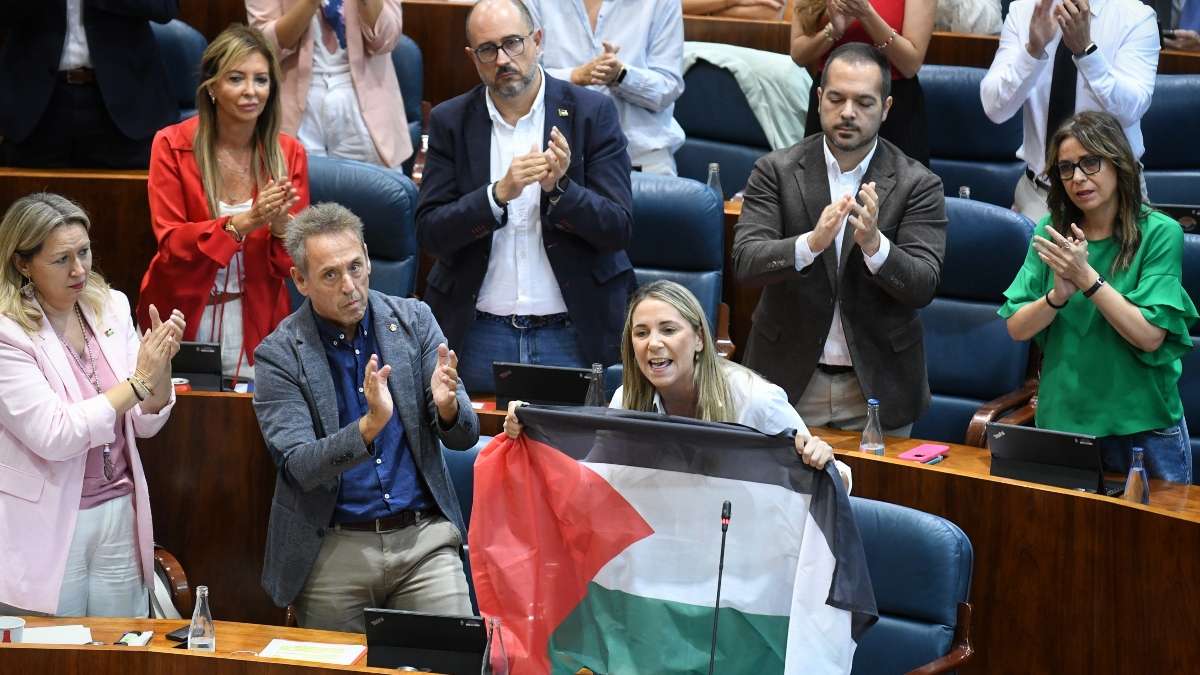 La izquierda madrileña agita el aborto y Gaza para desviar la atención de los sobres del PSOE