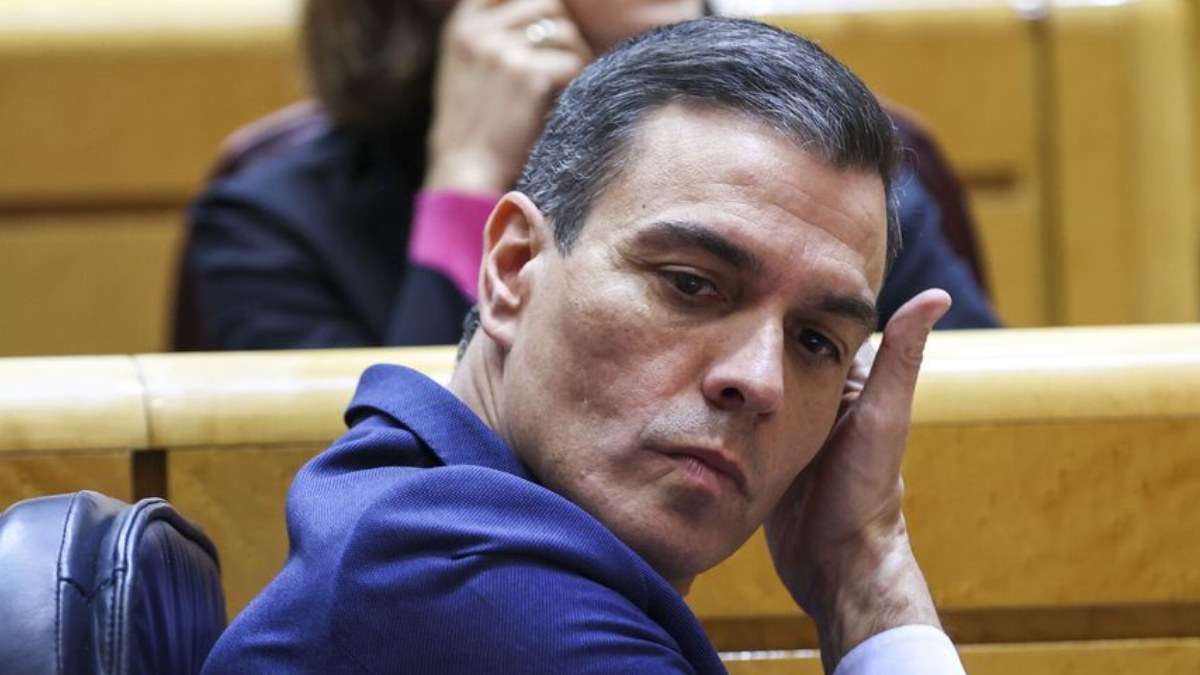 Sin límite de tiempo, un senador 'pata negra' e informe de la UCO en mano: el PP ya prepara su interrogatorio a Sánchez