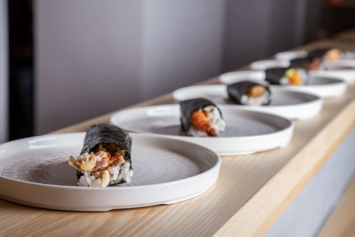 La barra madrileña que rescata la esencia de los hand rolls de Tokio