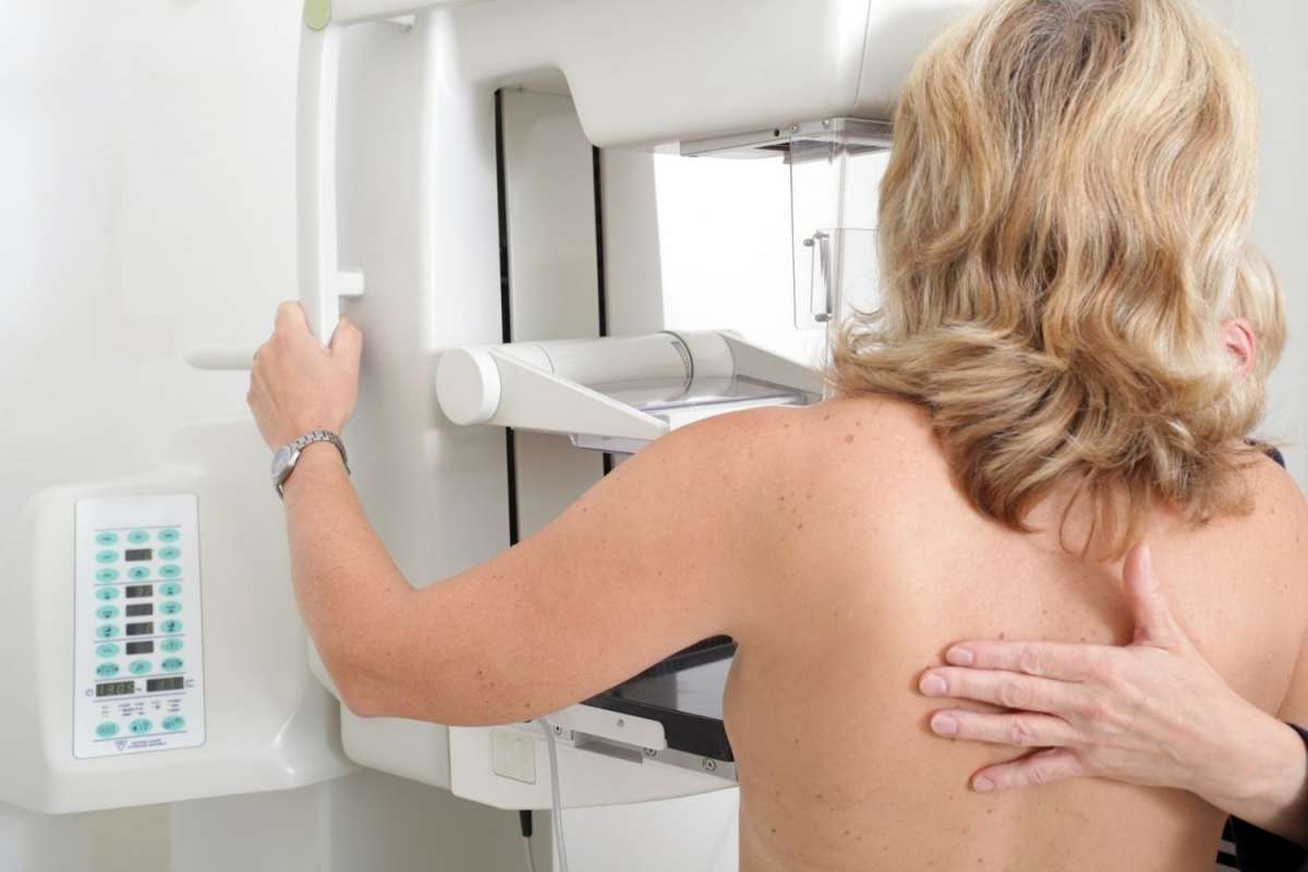 Andalucía presenta un plan ante la crisis del cáncer de mama: 120 nuevos profesionales y atención en fines de semana