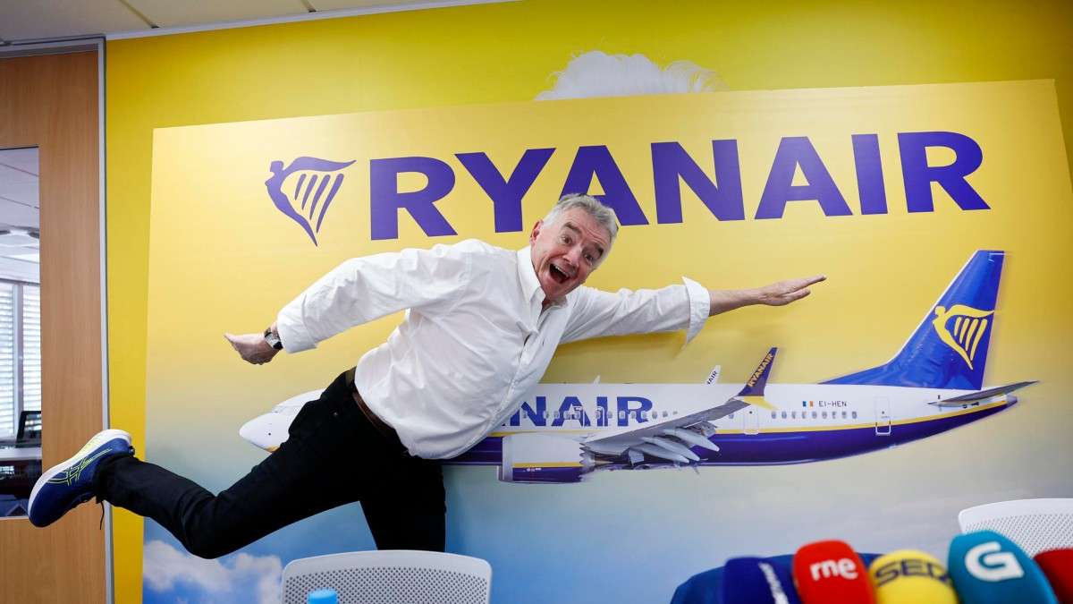 Bustinduy abre una guerra contra la UE por su "apoyo" a Ryanair: "Es su abogado defensor"
