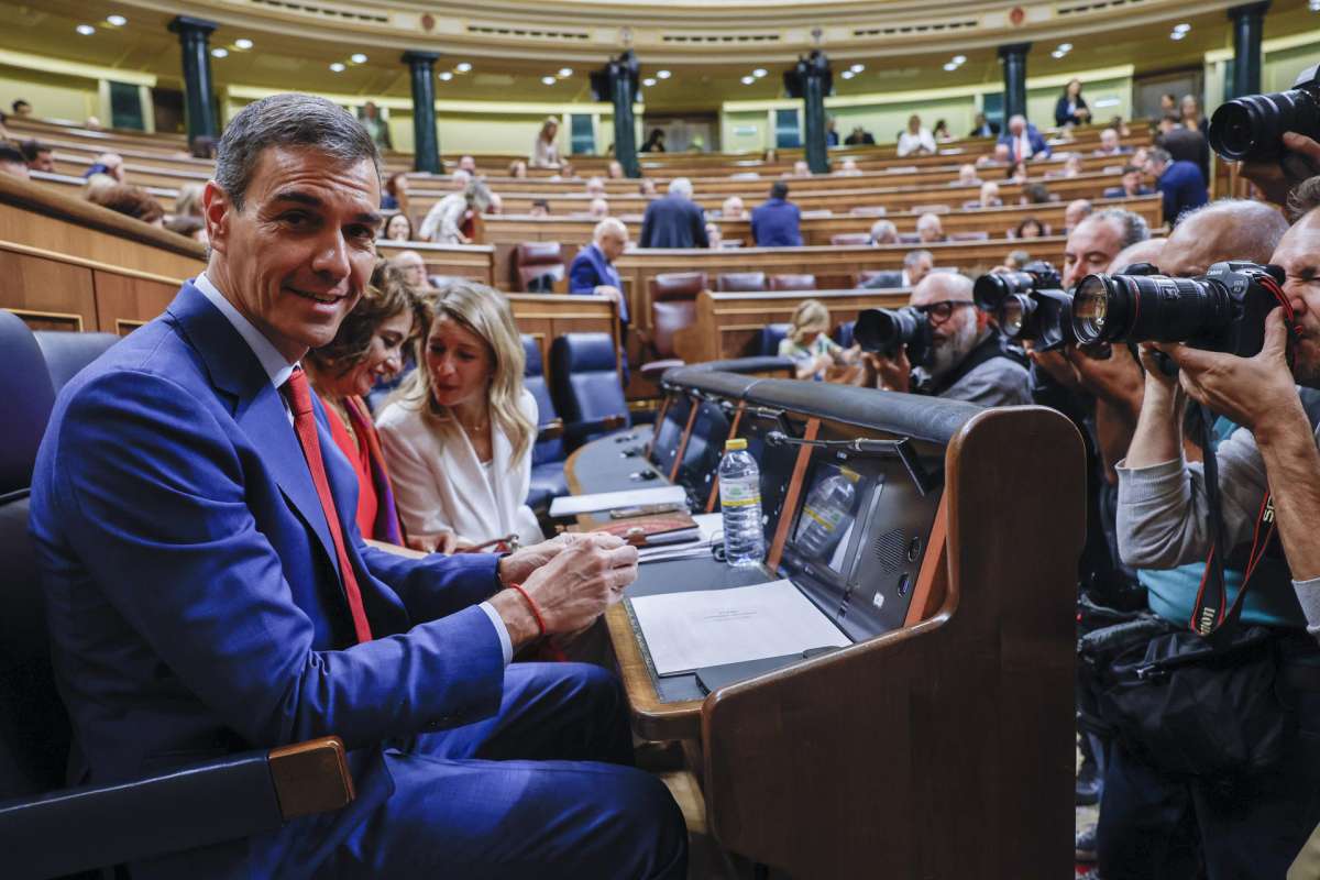Sánchez vence pero no convence: Podemos y una jornada de infarto en el Congreso le salvan en dos votaciones agónicas
