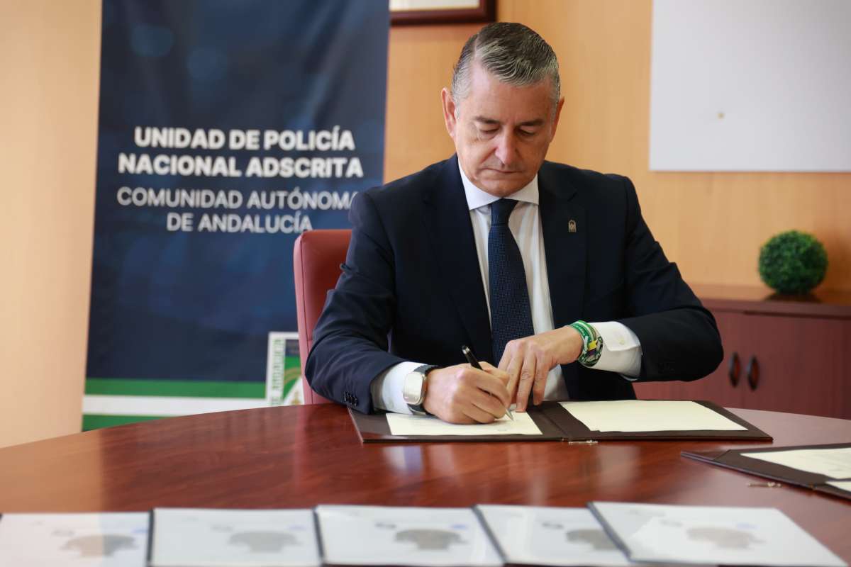Antonio Sanz asume provisionalmente las competencias de Salud en Andalucía tras la dimisión de la consejera