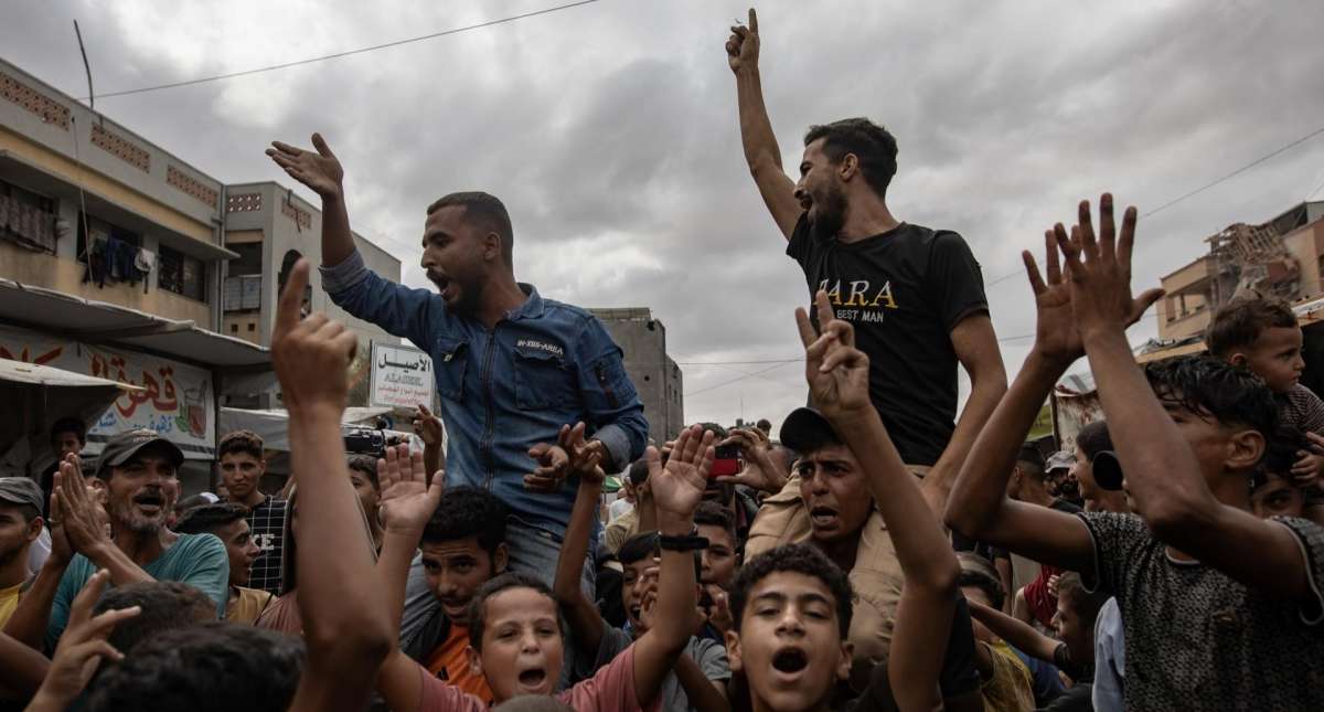 Israel firma la paz: tensa espera en Gaza ante el acuerdo y la liberación de los rehenes