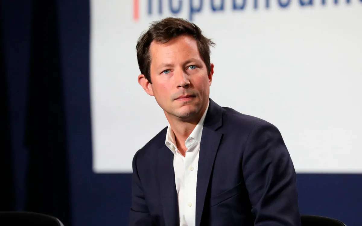 Los conservadores franceses rompen la disciplina de voto y dan su 'sí' para echar a Von der Leyen