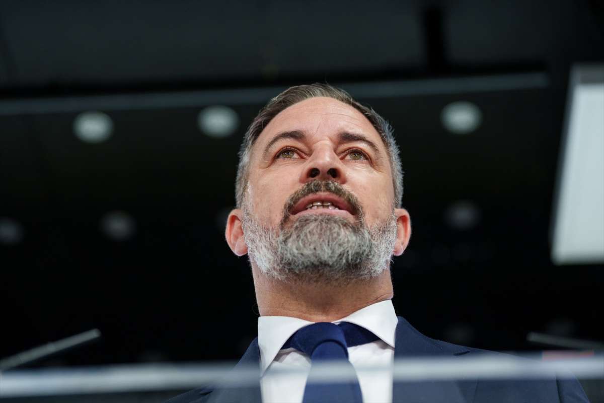 Vox, entre el muro y la mascletà
