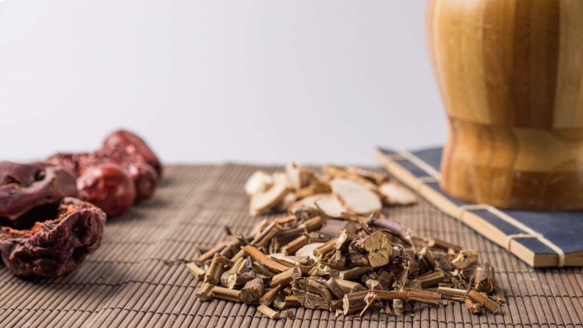 Ocho razones para incluir el ginseng en tu rutina: de su aporte de energía al control del azúcar en sangre y el estrés