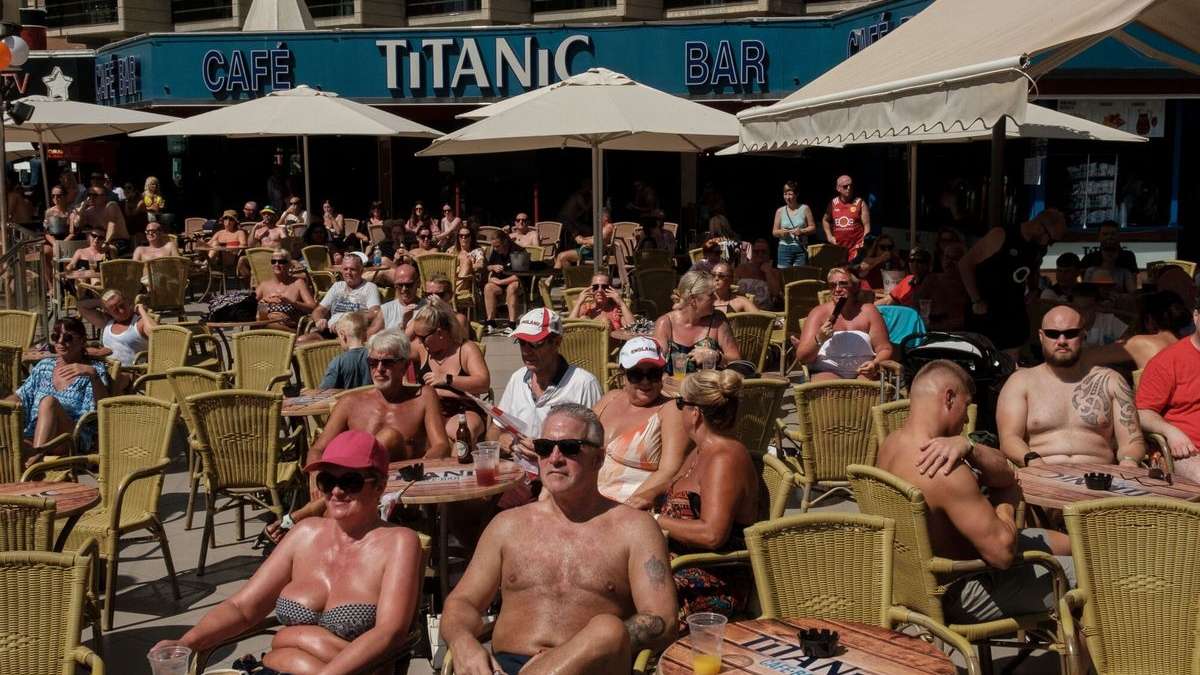 Las subidas de precio, la nueva ley antitabaco o el cambio climático: por qué a los turistas británicos ya no les atrae