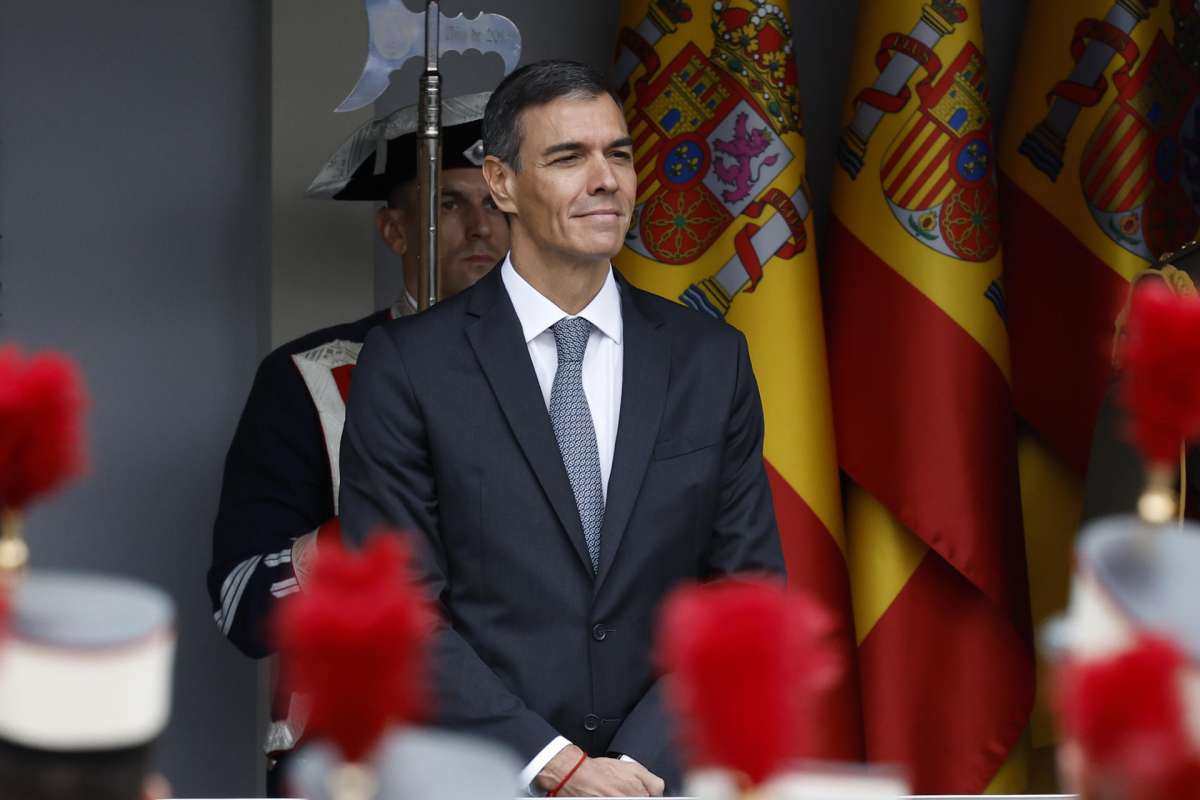 Un año más, Sánchez llega entre pitidos y abucheos al desfile de la Fiesta Nacional