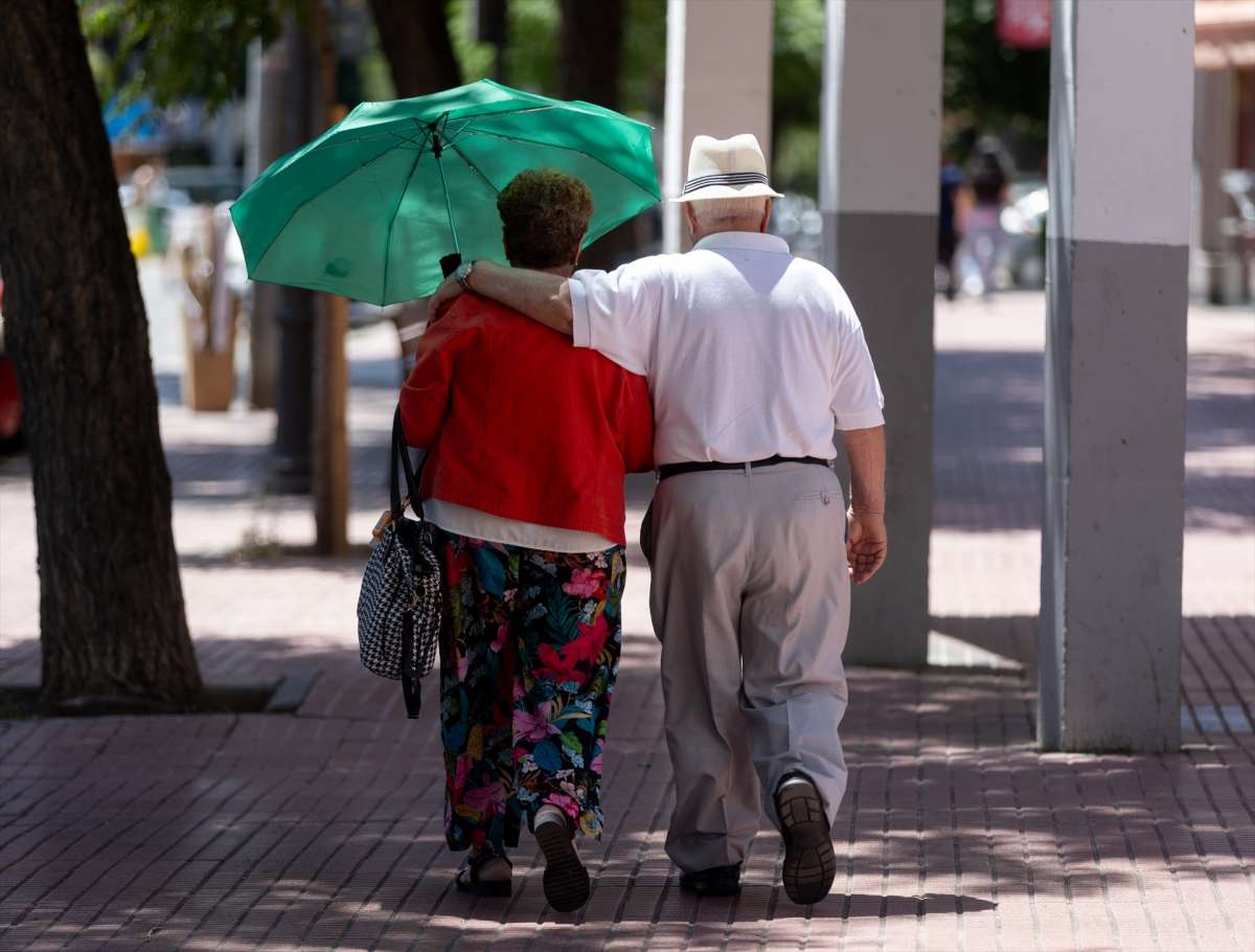 La generosidad 'insostenible' de las pensiones: los jubilados reciben un 72% más de lo cotizado