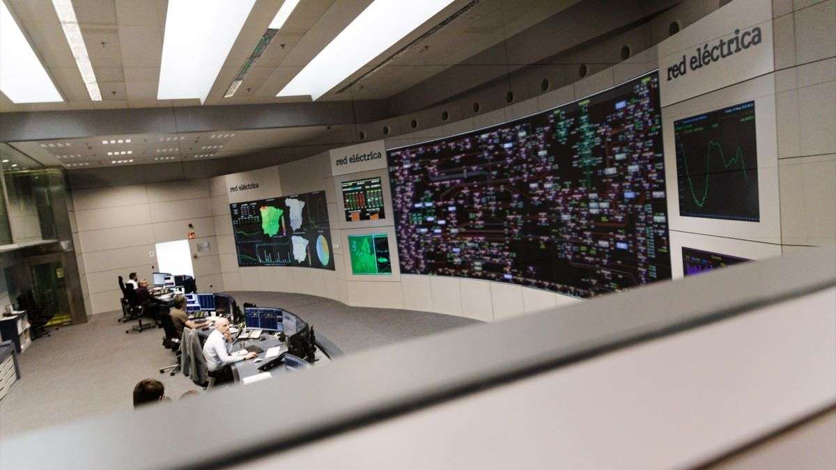 Tensión interna entre ingenieros y la cúpula de Red Eléctrica por las injerencias políticas