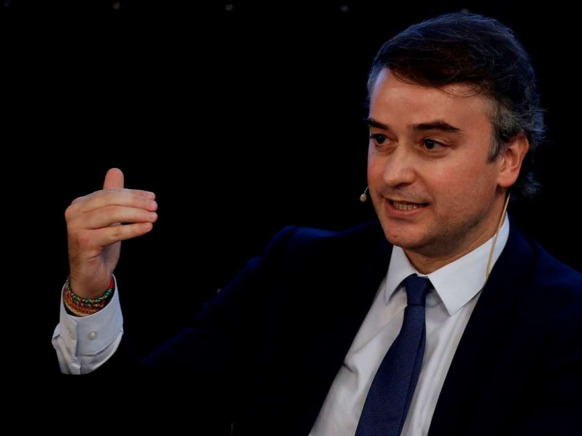 Iván Redondo maniobra para que Indra abra contratos clave del Ejército a Santa Bárbara