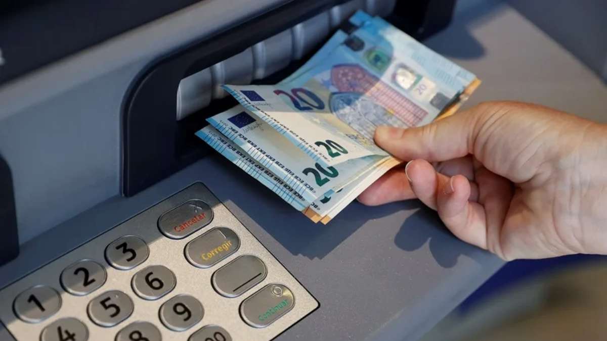 El auge de la banca electrónica no impide un nuevo récord de ingresos por comisiones
