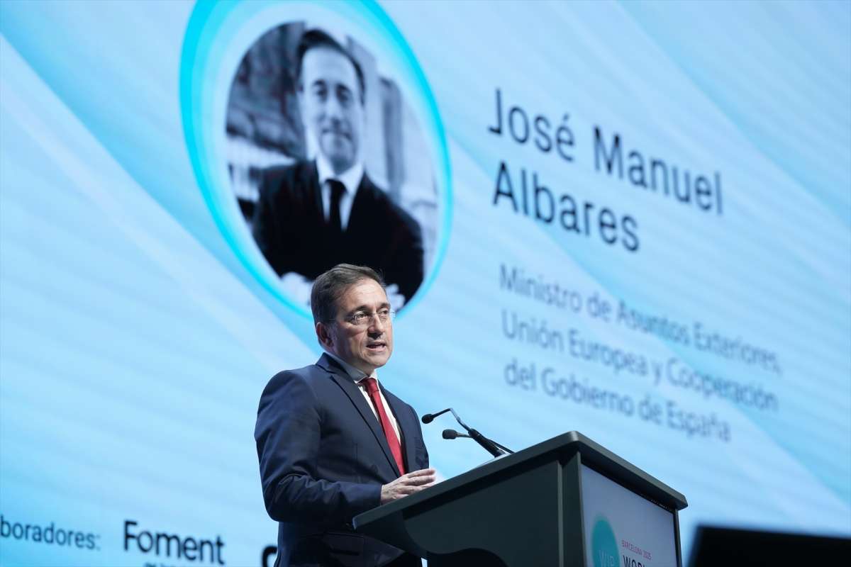 El catalán en Europa cae en el limbo por la inoperancia de Albares