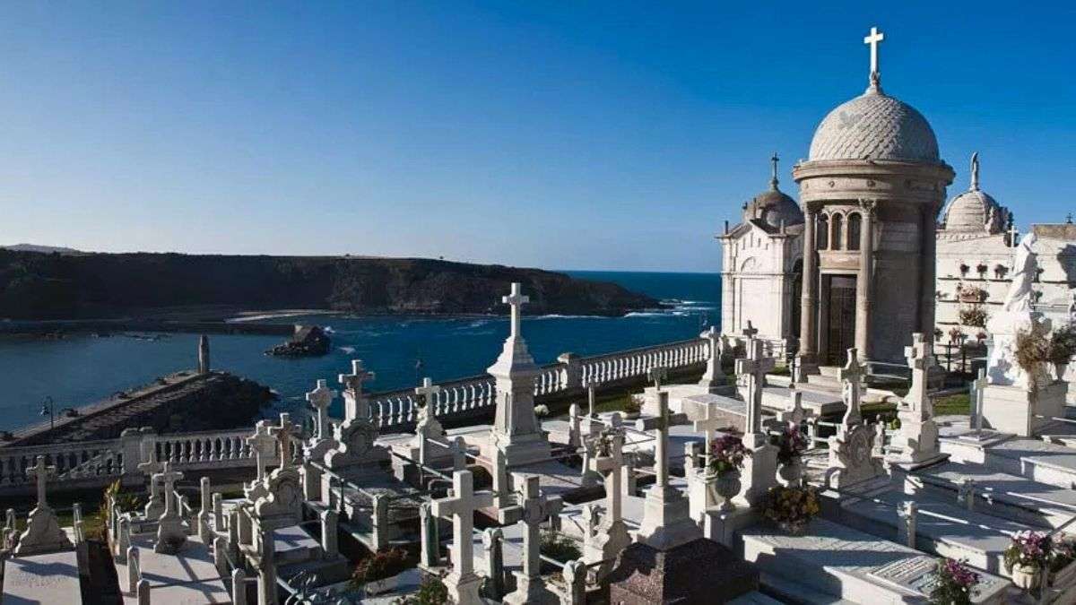 Día de Todos los Santos: los 5 cementerios con mayor atractivo de España